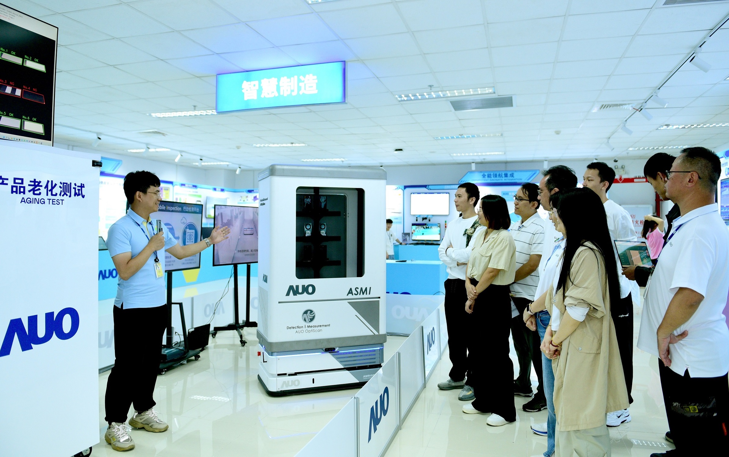 ng28南宮相信品牌力量廈門將5G+ABC技術(shù)串聯(lián)生產(chǎn)管理全流程，打通研發(fā)、採購、生管、製程、設(shè)備、品質(zhì)等產(chǎn)品全生命週期製造流程，完成數(shù)位化設(shè)計、智慧供應鏈、智慧座艙、全流程設(shè)備管理、資料驅(qū)動優(yōu)化、智慧線上檢測、智慧品管等自我調(diào)整生產(chǎn)模式升級